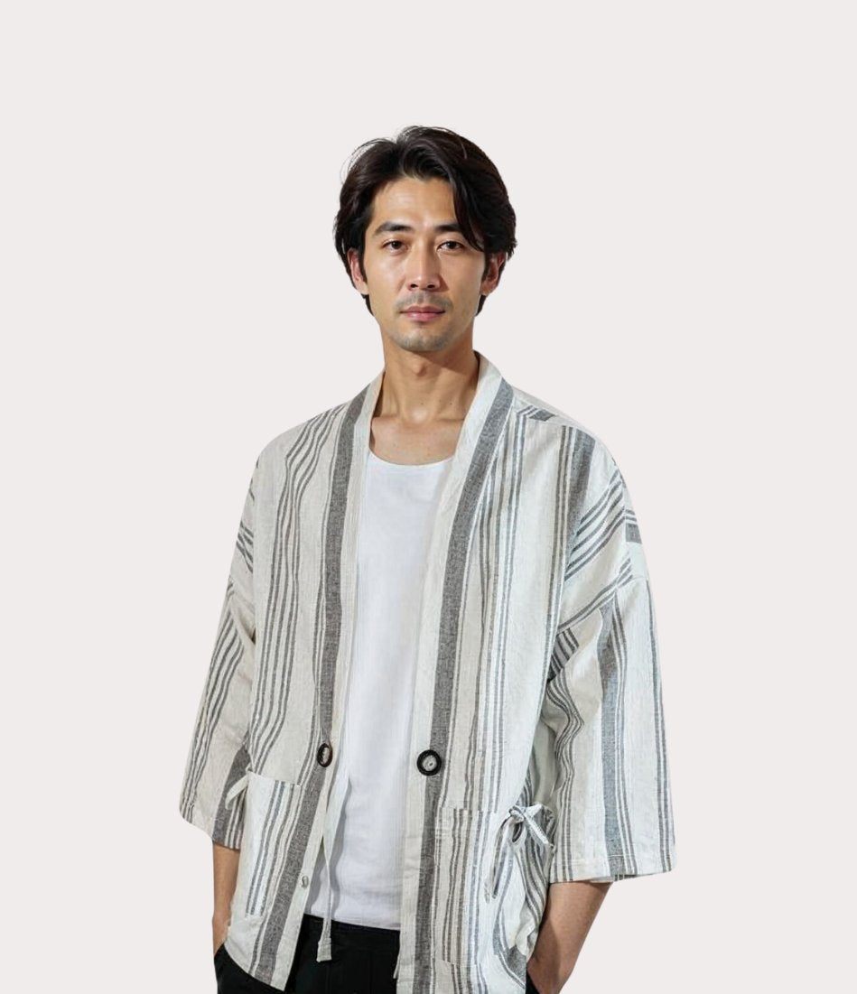 Tenue traditionnelle japonaise moderne, haori blanc rayé élégant