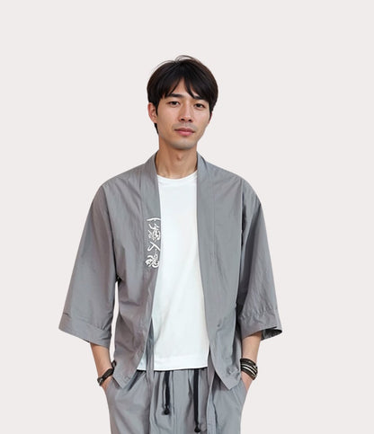 Tenue japonaise homme, haori gris avec écriture traditionnelle